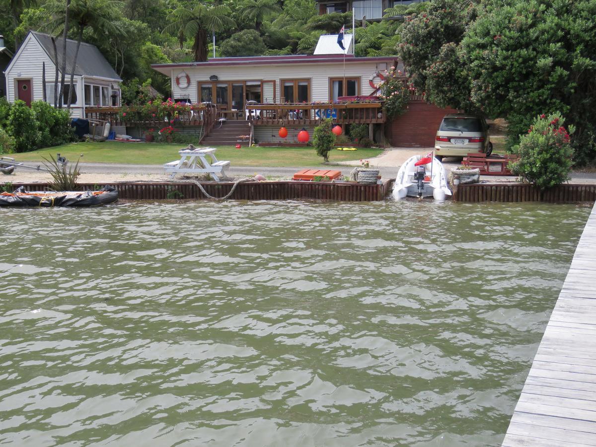 Waterfront Bed And Breakfast Picton Exterior photo